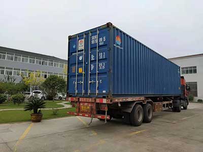 印尼客户购买的ag洗涤设备装箱发货